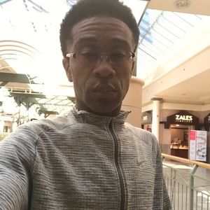 Meet your Posher, Lawrence